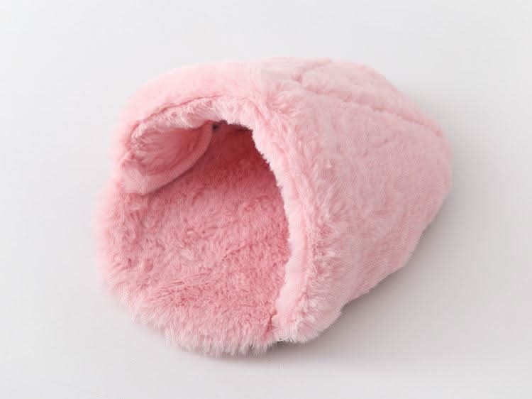Cozy Critter Haven: Plush Pet Mat For Hamsters, Hedgehogs, Chinchillas, And Rabbits by Dog Hugs Cat